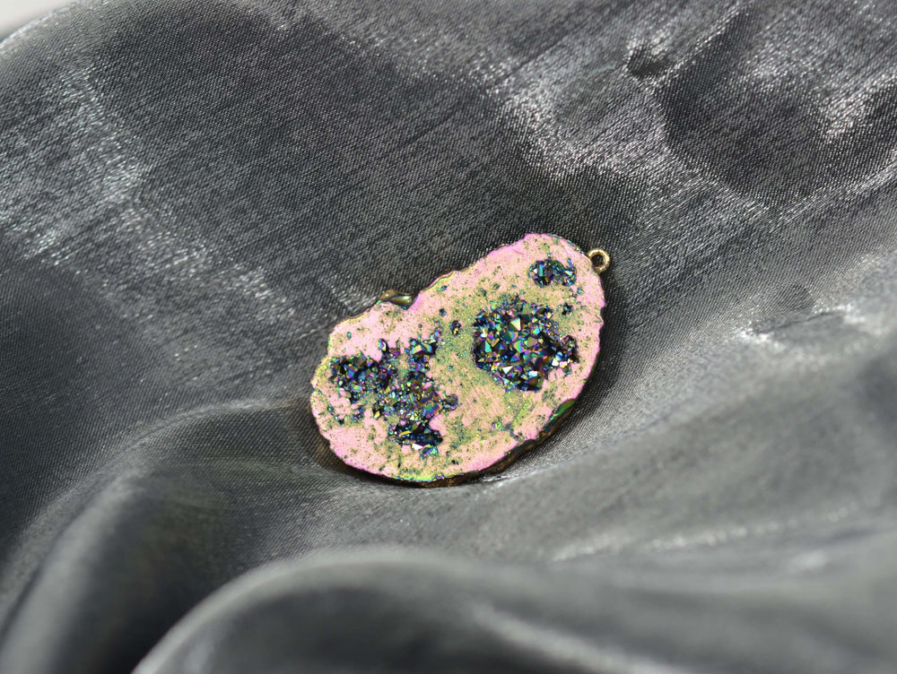 
                  
                    GEODE DRUZY PENDANT
                  
                