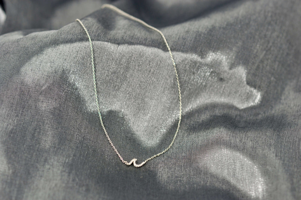 OCEAN WAVE PENDANT NECKLACE