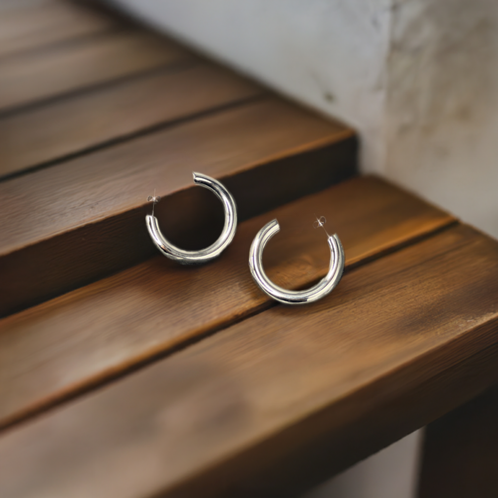 THE EVERYDAY HOLLOW GOLD HOOPS